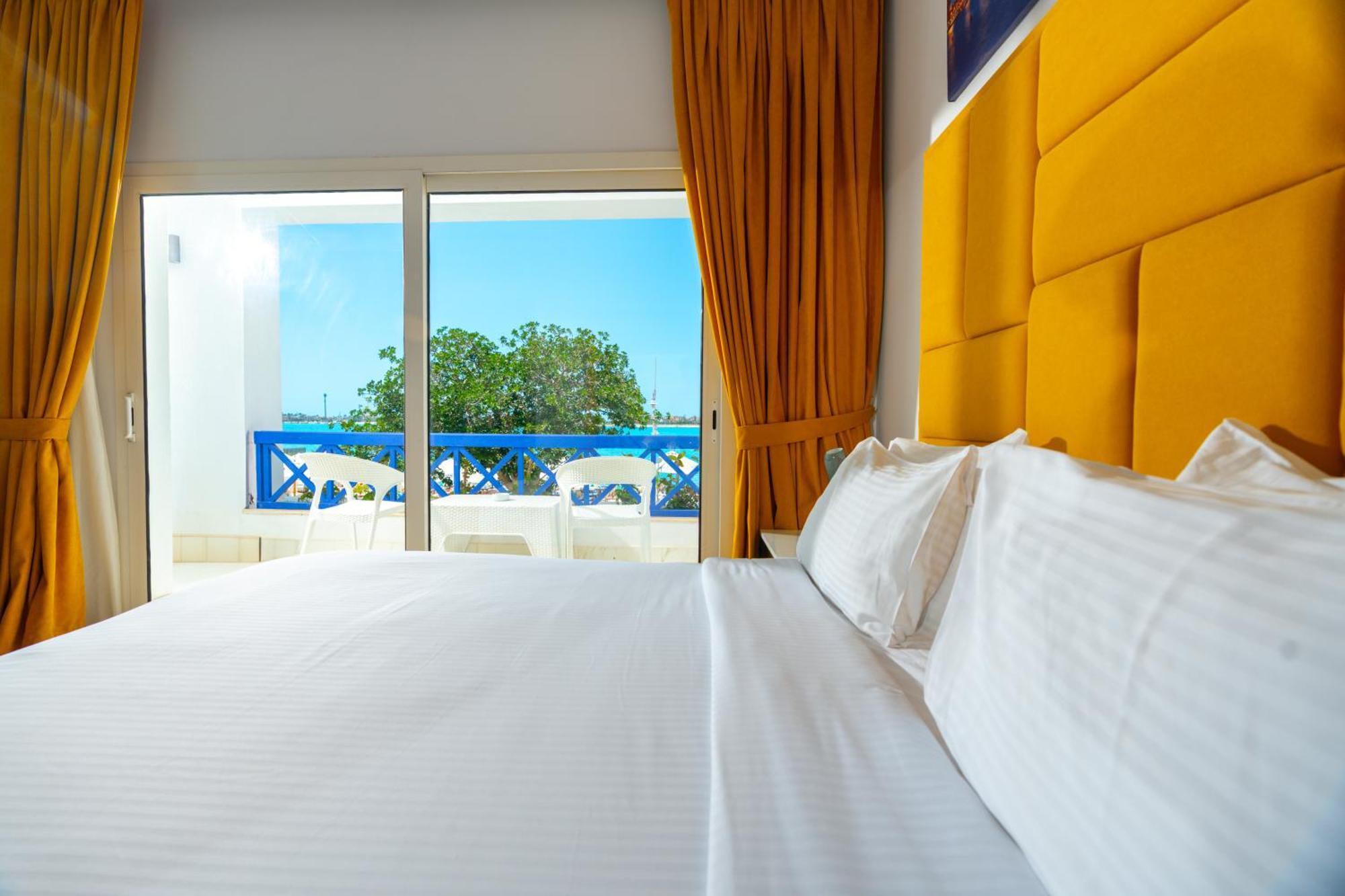 Deluxe King Room with Sea View- Egyptians and Residents Only
